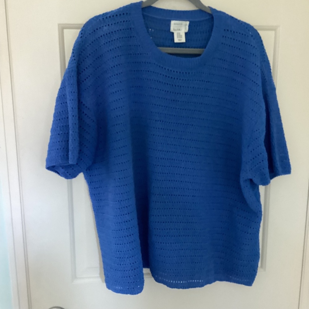 Royal blue bubbly top